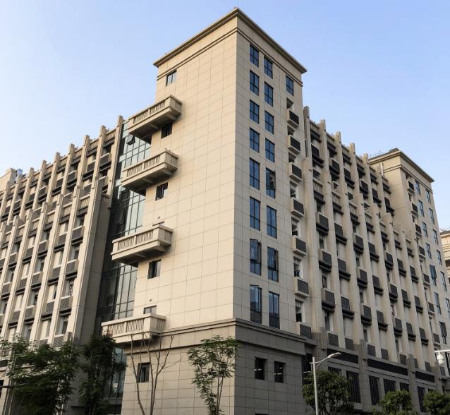 真石漆罩光面漆泛白怎么辦？